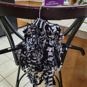 Infinity scarf black and white